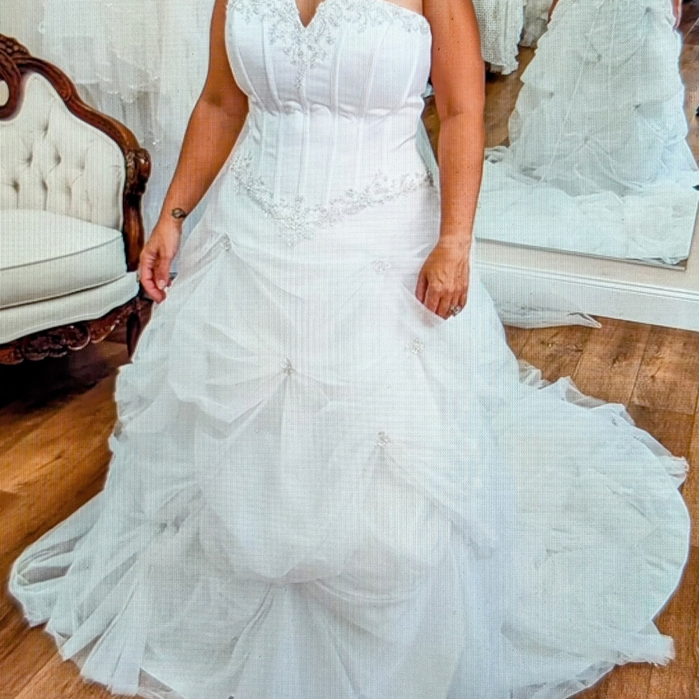 David's Bridal White Beaded Strapless Wedding Gown